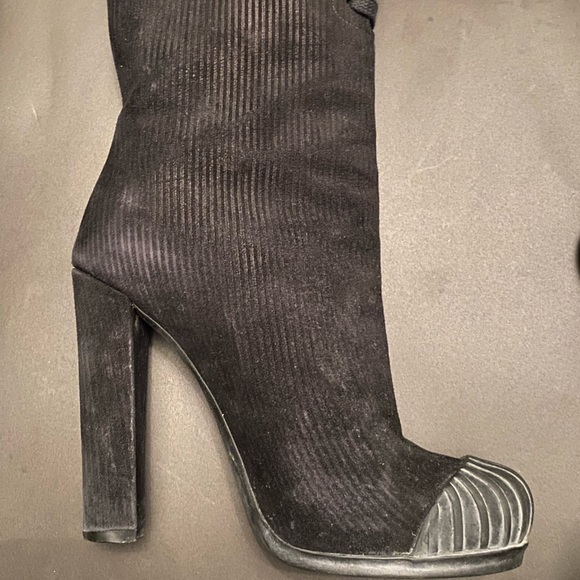 Fendi Suede High Heeled Boots Size 38 1/2 - Picture 4 of 15